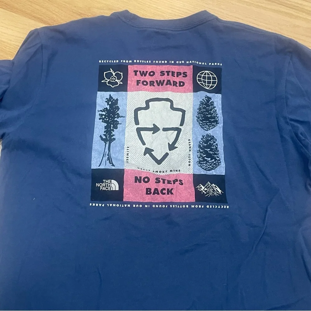 The North Face Pocket Tee Mens M  Shirt